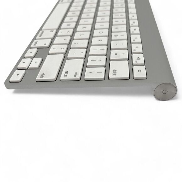 OEM Genuine Apple Magic Wireless Bluetooth Keyboard 3rd Gen A1314 WORKS - Picture 3 of 9